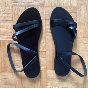 Size 8 women’s genuine black leather sandals
